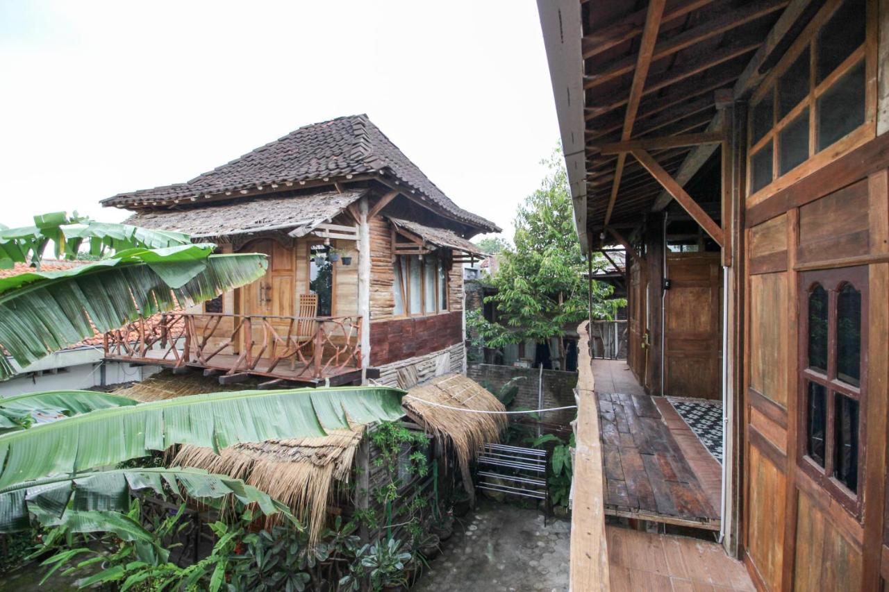 Reddoorz Near Rumah Sakit Wirosaban Salakan Eksteriør billede