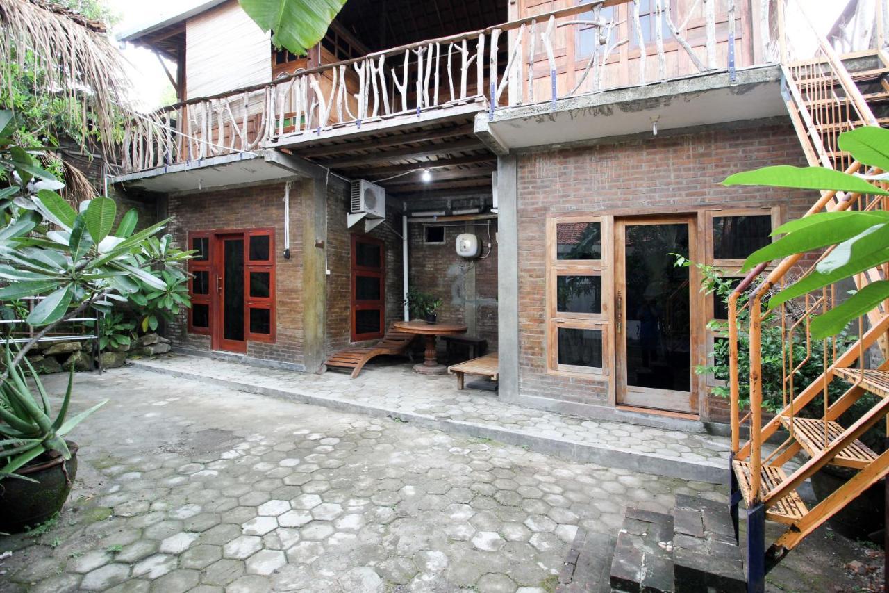 Reddoorz Near Rumah Sakit Wirosaban Salakan Eksteriør billede